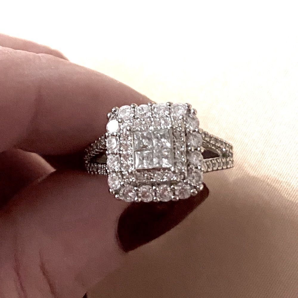The Yes I Do ring in 925 silver sz 7